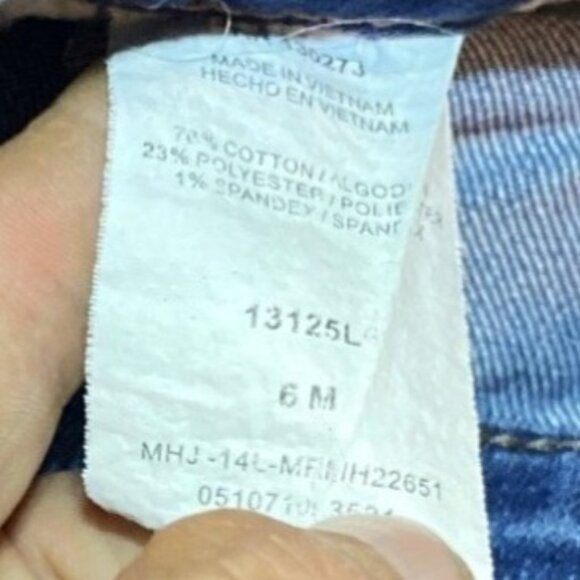 Lee Riders Women's Capri Jeans Size 6M Blue Denim Relaxed Casual Classic Y2K - Picture 3 of 12